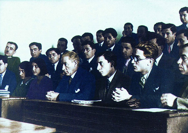 Başöğretmen Atatürk ve 24 Kasım
