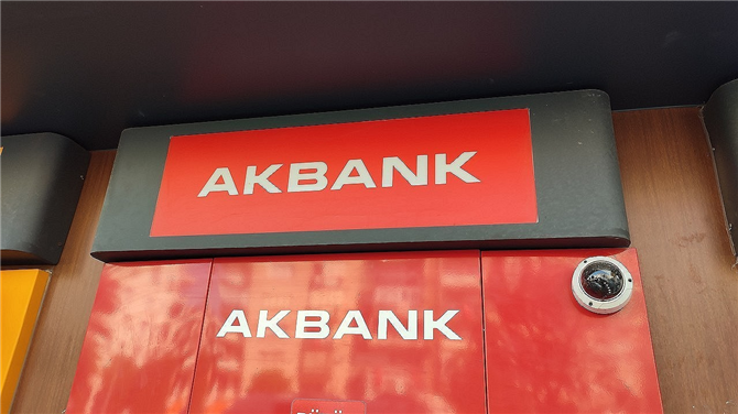 Akbank, Büyük Bir Hediye Kampanyası Başlattı! Hesabı Olanlara Karşılıksız 200 TL Ödenecek!