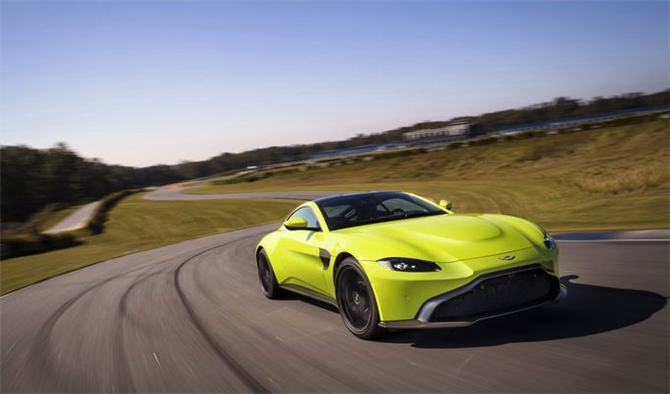 Aston Martin Yeni Vantage Otomobili Tanıttı