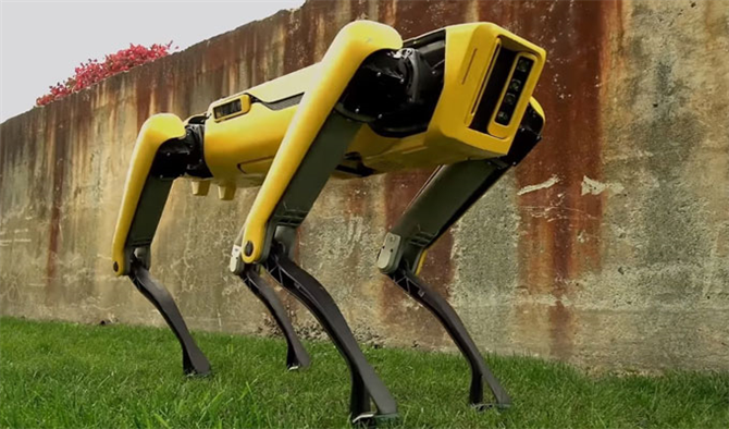 Boston Dynamics, SpotMini Robotunun Yeni Halini Görücüye Çıkardı