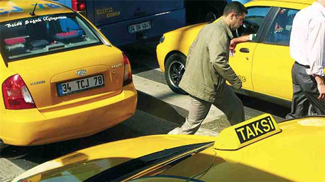Çorlu havalimanı taksilerinin hakları veriliyor