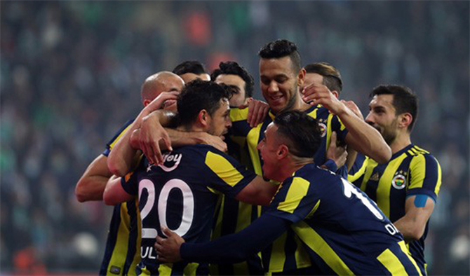 Fenerbahçe, Zorlu Bursaspor Deplasmanından Üç Puanı Alarak Seriye Bağladı!