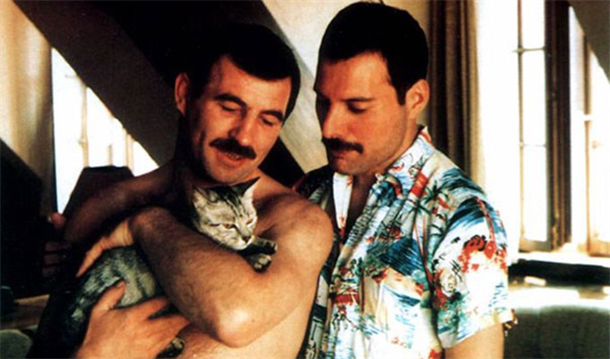 Freddie Mercury’nin Sevgilisiyle Görülmemiş Fotoğrafları