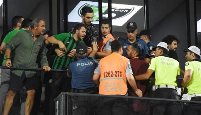 Hasan Şaş Galatasaray Antrenörlüğünden Neden İstifa Etti