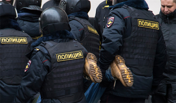 İngiliz Taraftarlar Rus Polisinden Dayak Yedi