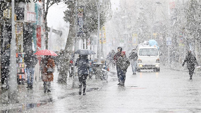 İstanbul, 'Bomba Siklon'la Titreyecek: Soğuk Hava ve Fırtına Hafta Sonunu Vuracak!