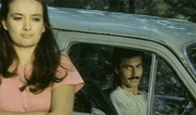mujde-ar-iffetdeki-sahneden-intikamini-aldi-17746-16052018151431.gif