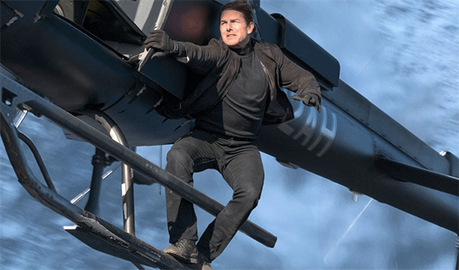 Tom Cruise Mission Impossible 6 İçin Uçaktan Atladı