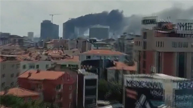 Ümraniye çok katlı binada yangın İstanbul Ümraniye neresi yanıyor? Ölü yaralı var mı?