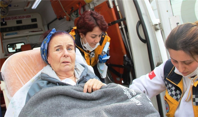 Yeşilçam'ın duayen oyuncusu Fatma Girik hastaneye kaldırıldı! Durumu nasıl?