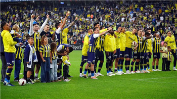Fenerbahçe 14 maçtır yenilmiyor! Taraftarın yüzü gülüyor!