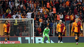 Galatasaray, Çaykur Rizespor Deplasmanına Hazır: Maçın Detayları ve Kadro Açıklandı