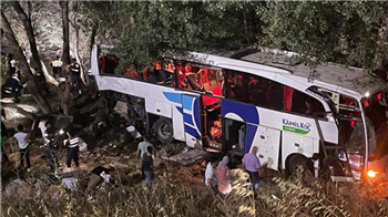 Sivas-Yozgat Yolu Faciası: 12 Kişinin Hayatını Kaybettiği Kaza, Onlarca Kişiyi Yaraladı