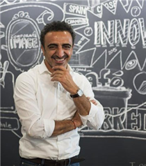 Hamdi Ulukaya Amerika'da Chobani Markasını Büyütüyor