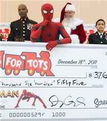 Örümcek Adam'ın Kostümü 41 Bin Dolara Yoksul Çocuklar İçin Satıldı