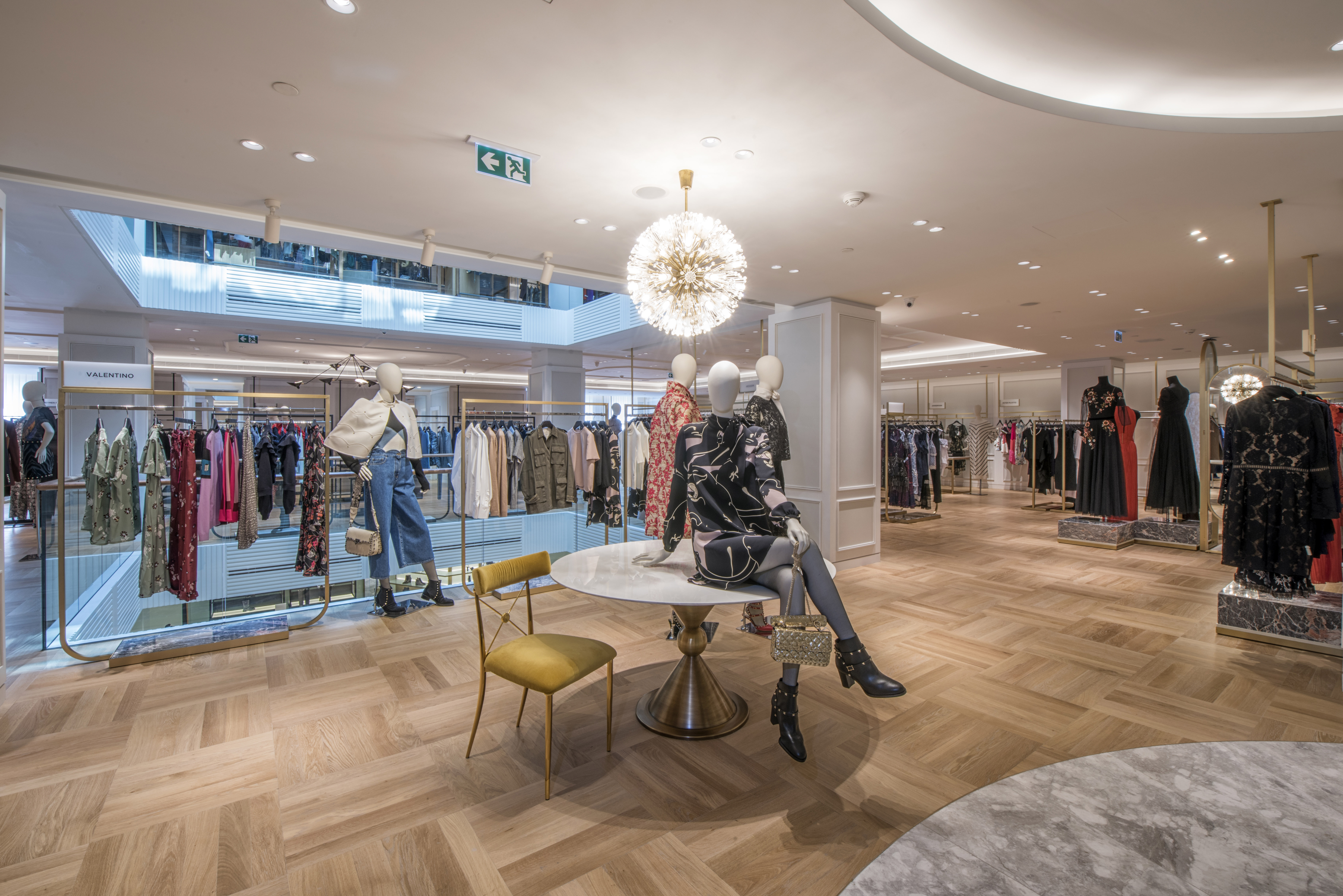 Dünyadaki en pahalı markalar. Moda dünyasında en ünlü ve popüler markaların listesi Dünyadaki en pahalı markalar. Moda dünyasında en ünlü ve popüler markaların listesi