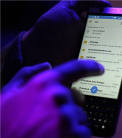 BlackBerry'nin Yeni Telefonu Ghost'un Fotoğrafları Ortaya Çıktı