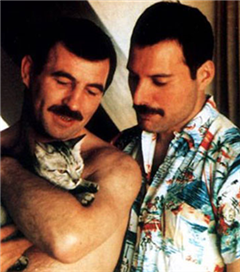 Freddie Mercury’nin Sevgilisiyle Görülmemiş Fotoğrafları