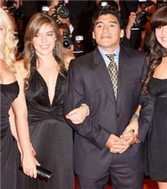 Maradona: Ailem Beni Dolandırdı
