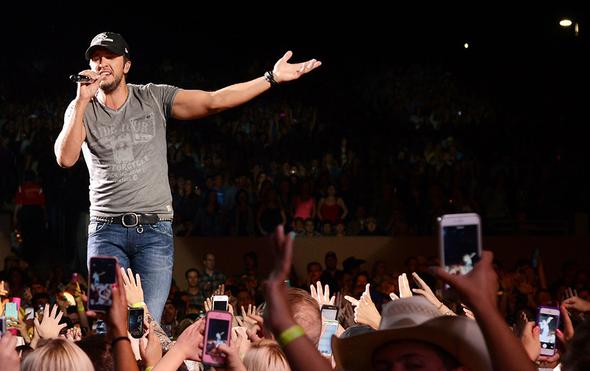 Luke Bryan / 42 milyon dolar